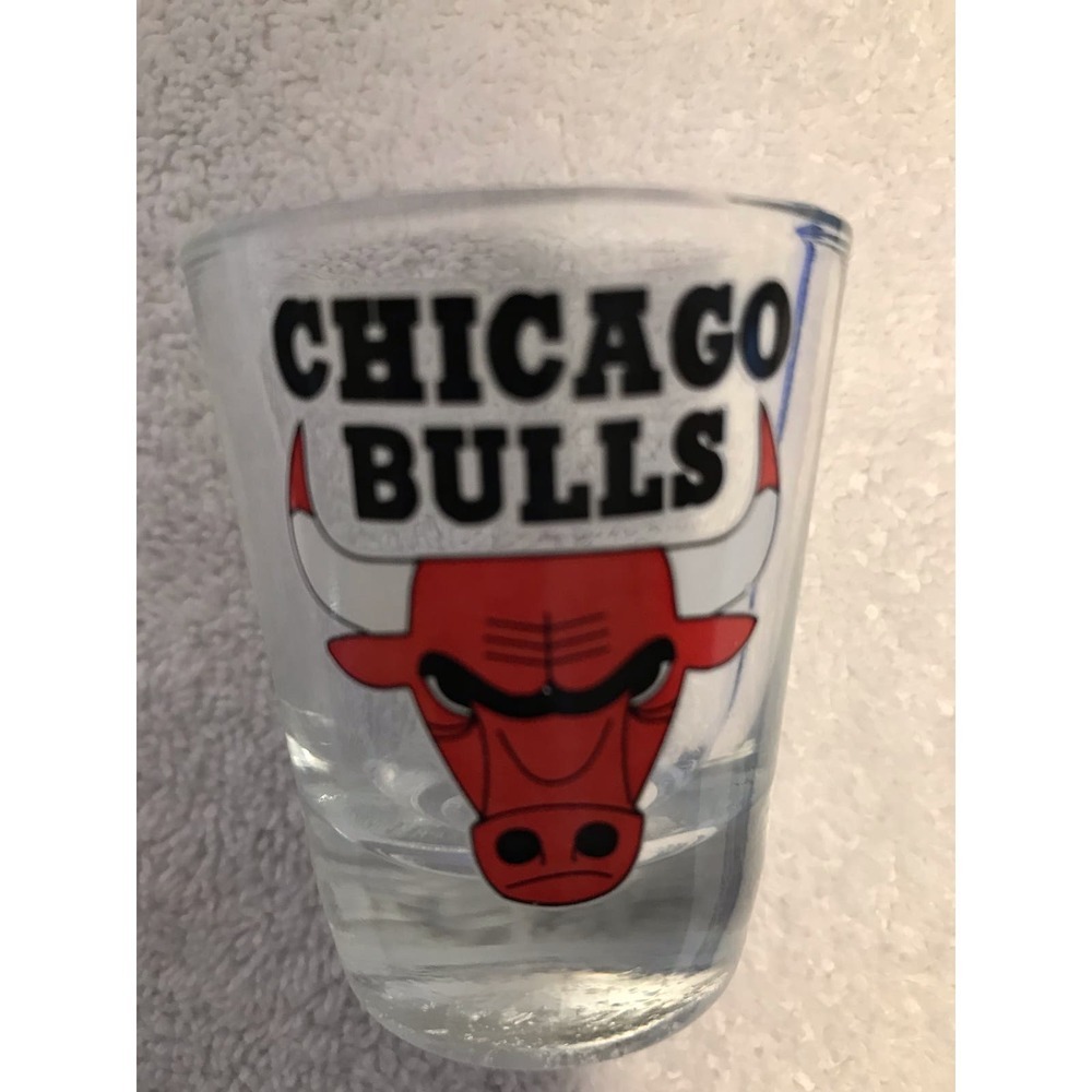 Chicago Bulls Shot Glass Red Black White Logo‎ Hunter Barware NBA Basket…